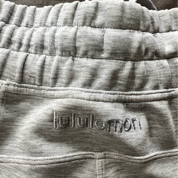 Lululemon cropped sweatpants - Picture 2 of 7